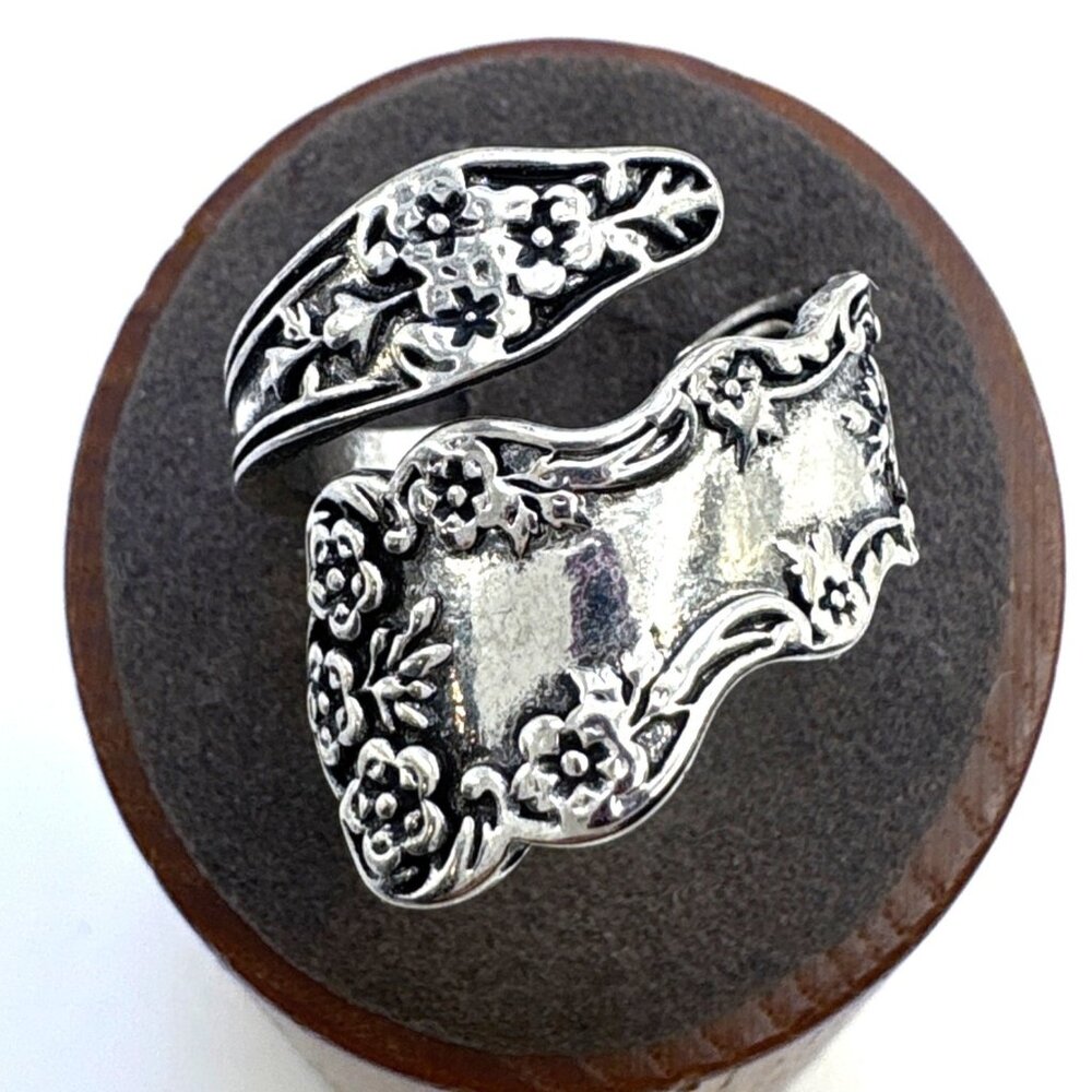 VTG Silver Plated Flower Textured Bypass Design Spoon Ring Size 8.5 Fit